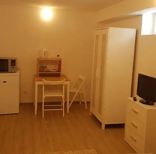 Saules Sveciu Namai *