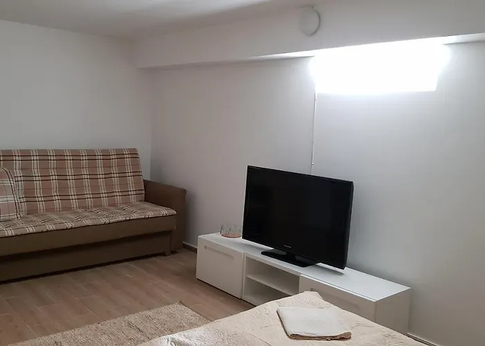 Saules Sveciu Namai *